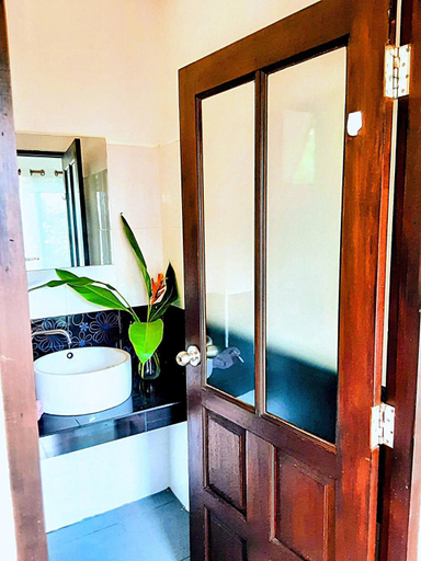 Bathroom 2, Mangrove Beach Houses, Ko Phangan