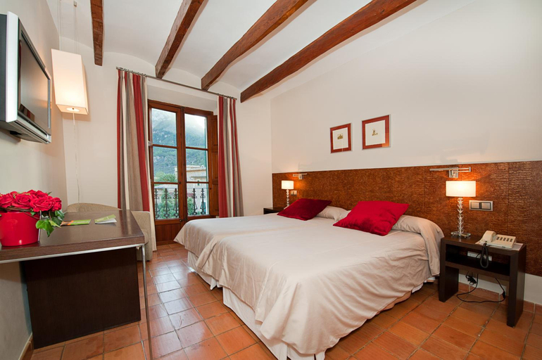 Bedroom 3, D'Es Puig, Baleares