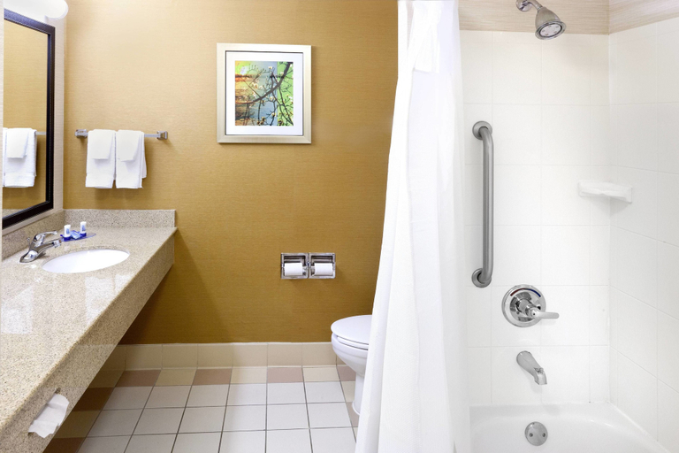 Bathroom 4, Fairfield Inn & Suites San Bernardino, San Bernardino