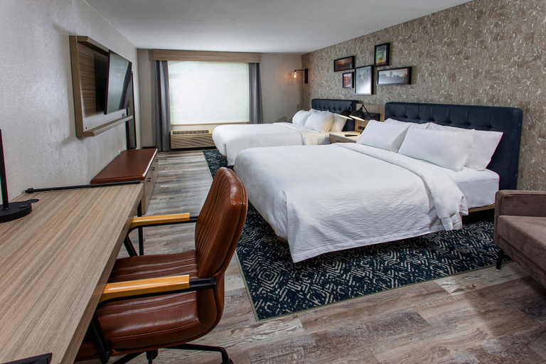 Bedroom 1, Four Points by Sheraton Appleton, Outagamie