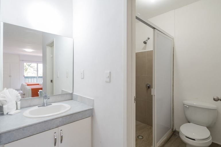 Bathroom 4, Hotel Imperial Laguna Faranda, Benito Juárez