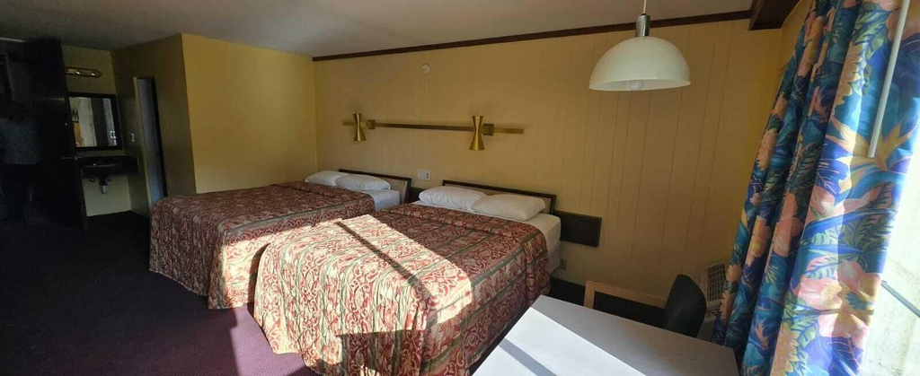 Room 3, Sunset Inn Manning I 95, Clarendon