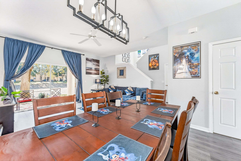 Dining 4, Magical & Cozy Disney Retreat at Regal Palms Resort, Polk