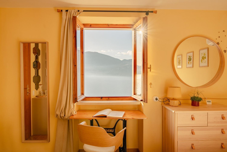 Bathroom 2, Garda Doma, Verona