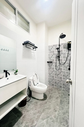 Bathroom 5, Dad N Mom'S House By Thongnak Apartment, Pattaya
