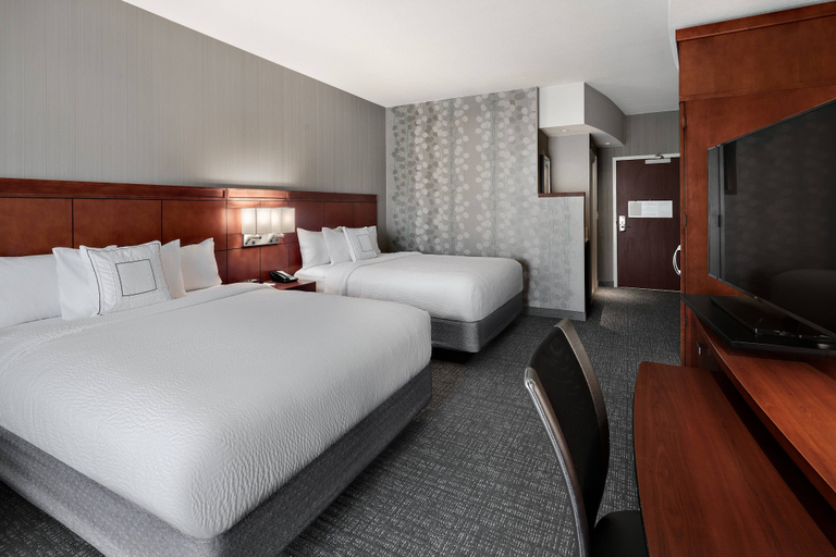 Bedroom 2, Courtyard By Marriott Flagstaff, Coconino