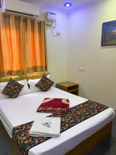 Bedroom 2, Serenity Beach House, Viluppuram