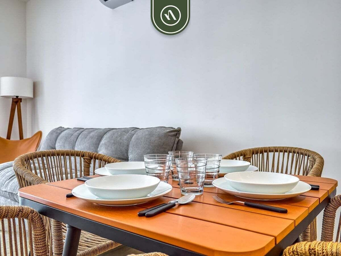 Room 2, New 1 BR Condo - Oceanview Pool - 2 min to Beach, Compostela