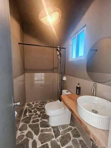 Bathroom 3, Mangoverde Guesthouse, Moalboal