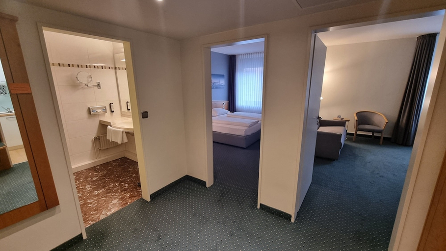 Bedroom 2, TOP CityLine Hotel Panorama Harburg Hamburg, Hamburg