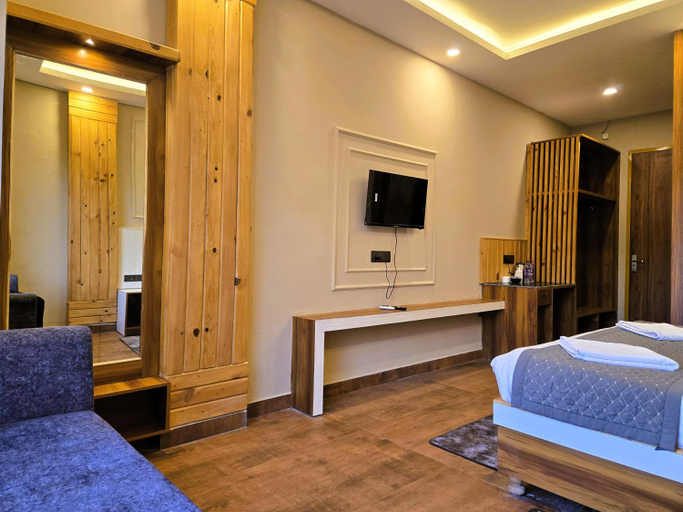 Bedroom 2, Corbett Mid Forest House By Havensia Stays, Near Dabka River, Nainital