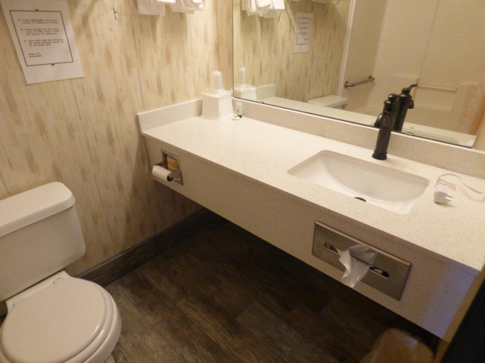 Bathroom 3, Moab Gateway Inn, Grand