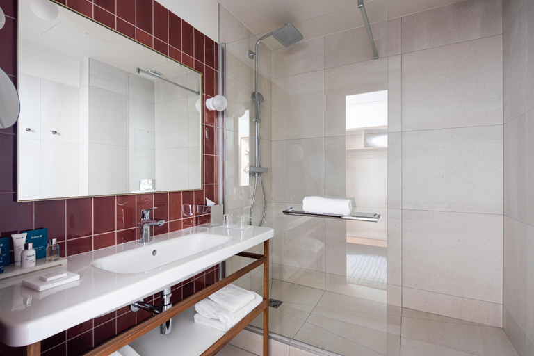 Bathroom 4, Radisson Blu Hotel Nantes, Loire-Atlantique