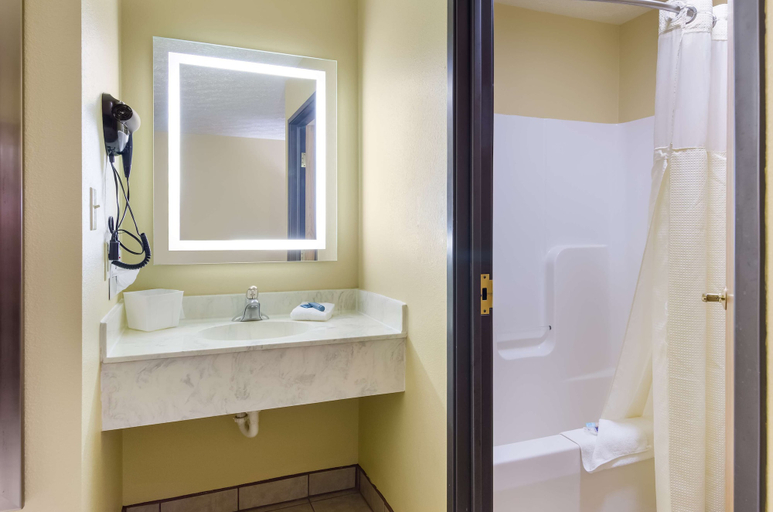 Bathroom 3, Americas Best Value Inn & Suites Independence VA, Grayson
