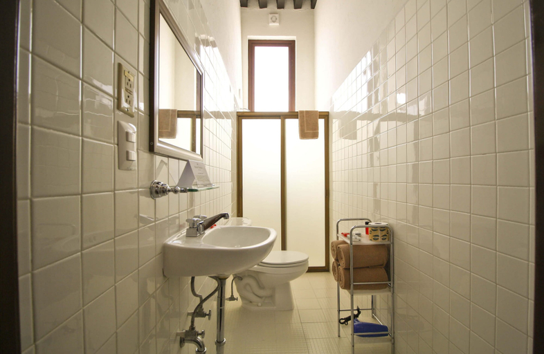 Bathroom 3, Hotel Casino Morelia, Morelia