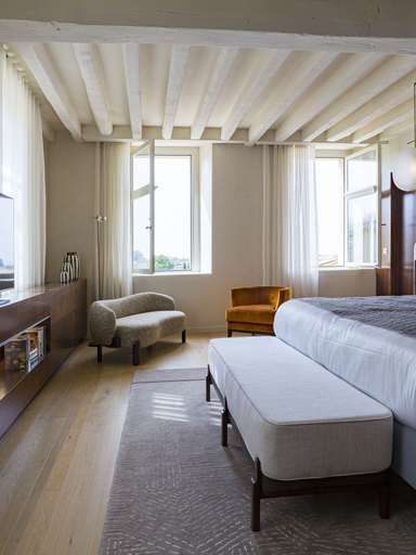Bedroom 2, Hotel de Pavie, Gironde