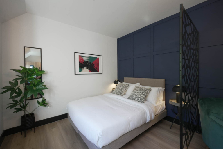 Room 4, The Sixty 19 Stylish Studios and Apt., Cardiff