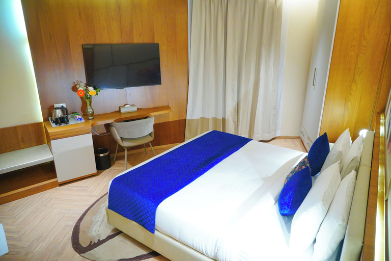 Bedroom 2, Chinmay Hotels and Resorts, Lucknow