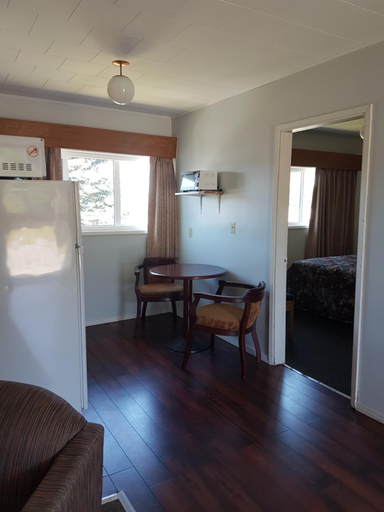 Others 2, Alberni Inn, Alberni-Clayoquot