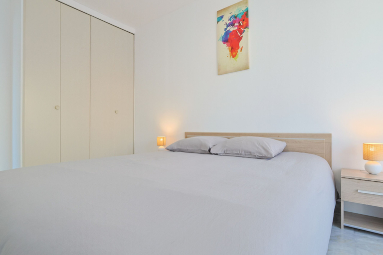 Room 2, 222 - L Azur in Cannes, Alpes-Maritimes