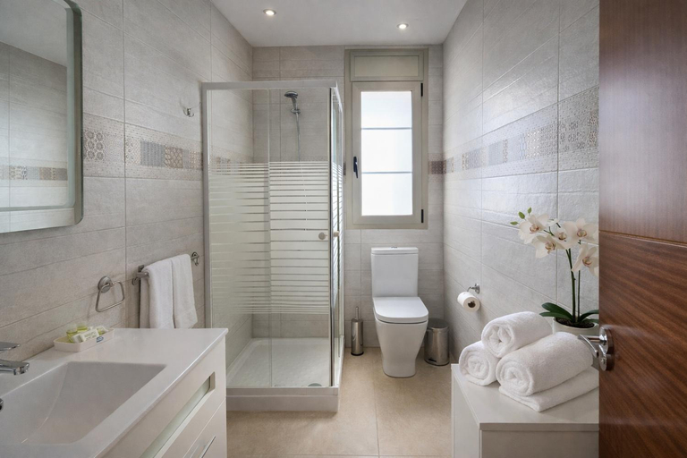 Bathroom 2, 5 bedrooms Villa Costa Adeje, Santa Cruz de Tenerife