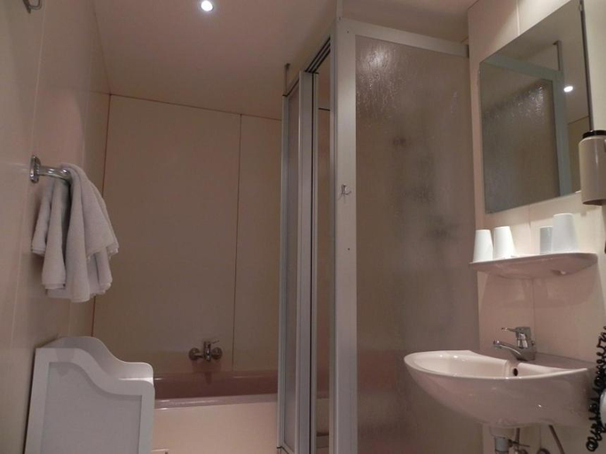 Bathroom, Landhotel Osterlamm, Erzgebirgskreis