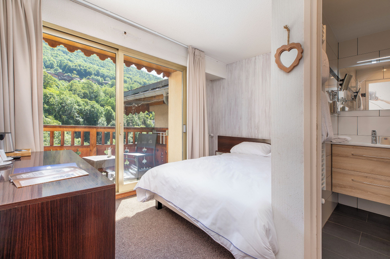 Room 2, Hôtel Les Bains, Savoie