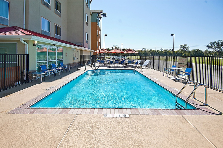 Sport & Beauty 5, Towneplace Suites Baton Rouge Gonzales, Ascension