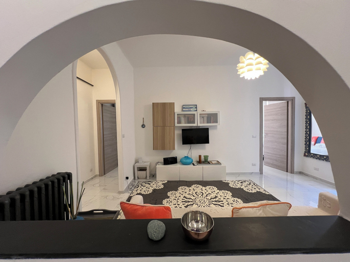 Interior 4, Mameli 6, Genova