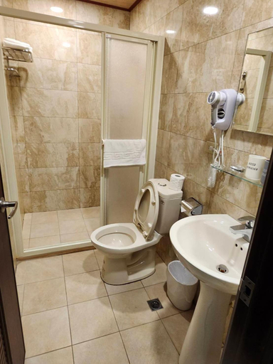 Bathroom 2, Lohas Seaview B&B, Lienkiang (Matsu Islands)