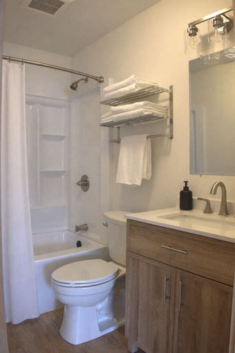 Bathroom, The Cabins at Riptide Resort, Kenai Peninsula