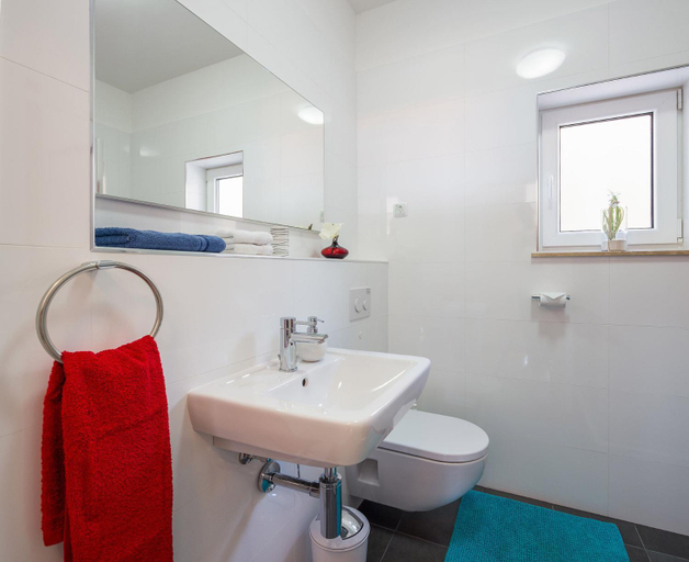 Bathroom 4, Apartments White house, Omiš