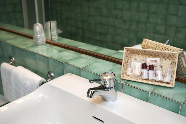 Bathroom, Ai Ronchi Motor Hotel, Brescia