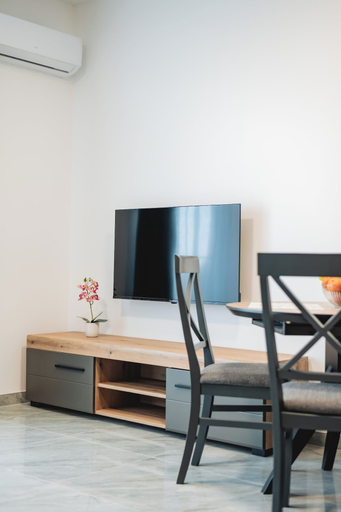 Television 3, ARA Lux Apartments
