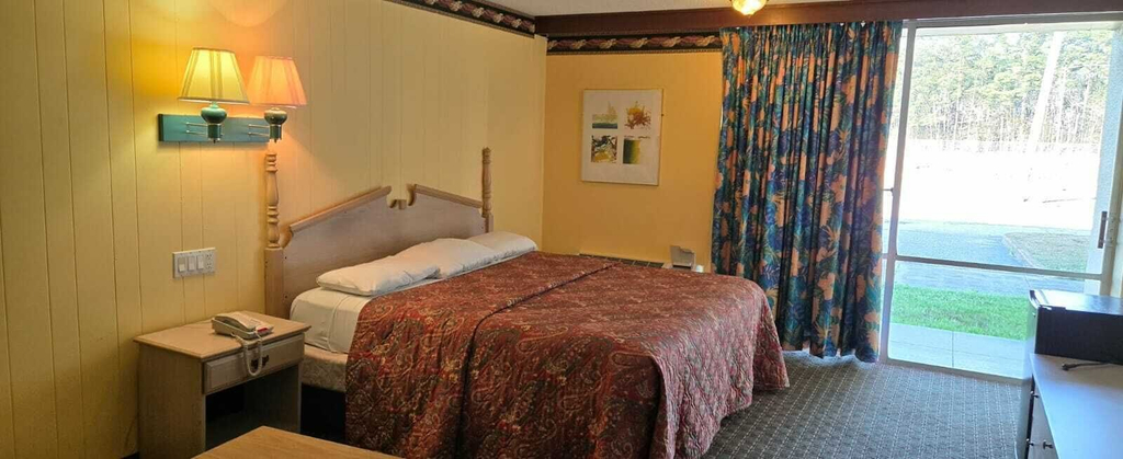 Room 5, Sunset Inn Manning I 95, Clarendon