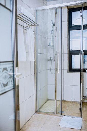 Bathroom, Tropical Plaza Apartments, Nyarugenge