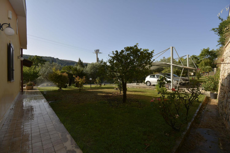 Others 4, Villa del Monte, Ragusa