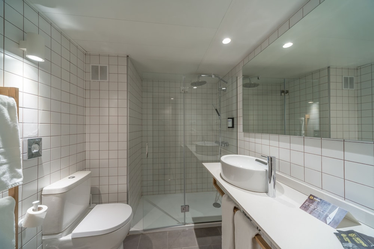 Bathroom 3, Hotel & Aparthotel Cosmos
