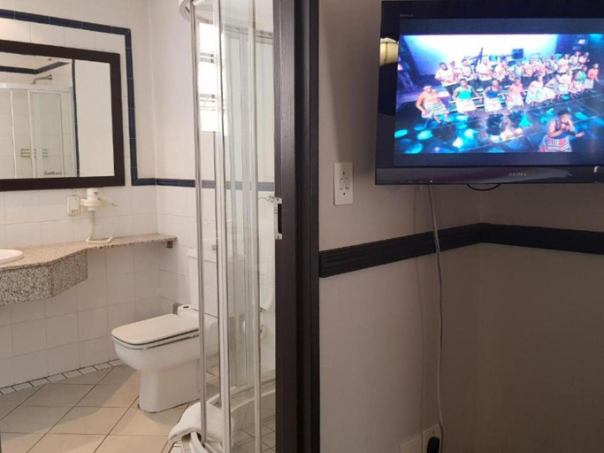 Bathroom 5, Court Classique Suite Hotel, City of Tshwane