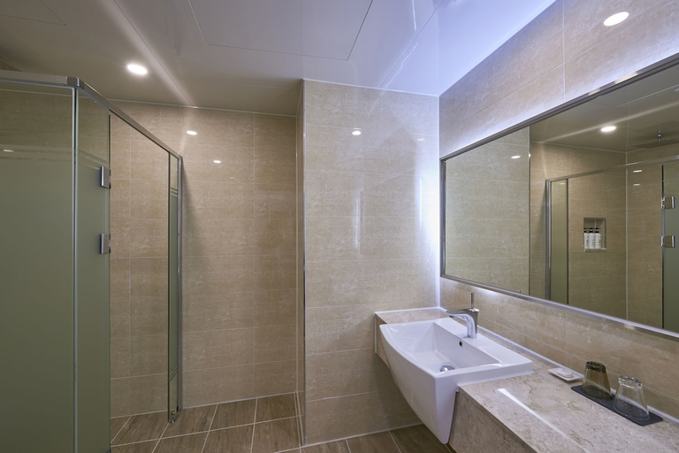 Bathroom 3, Gwangju Aura Hotel, Gwangsan