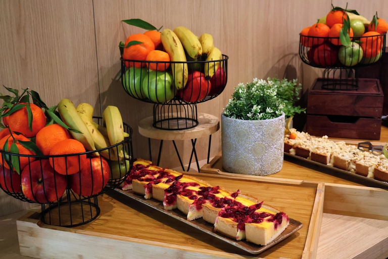 Food & Drinks 5, B1 City Hotel, Stolichna