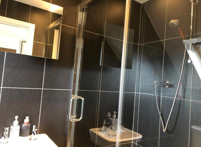 Bathroom 3, Trossachs Barn & Cabin, Stirling