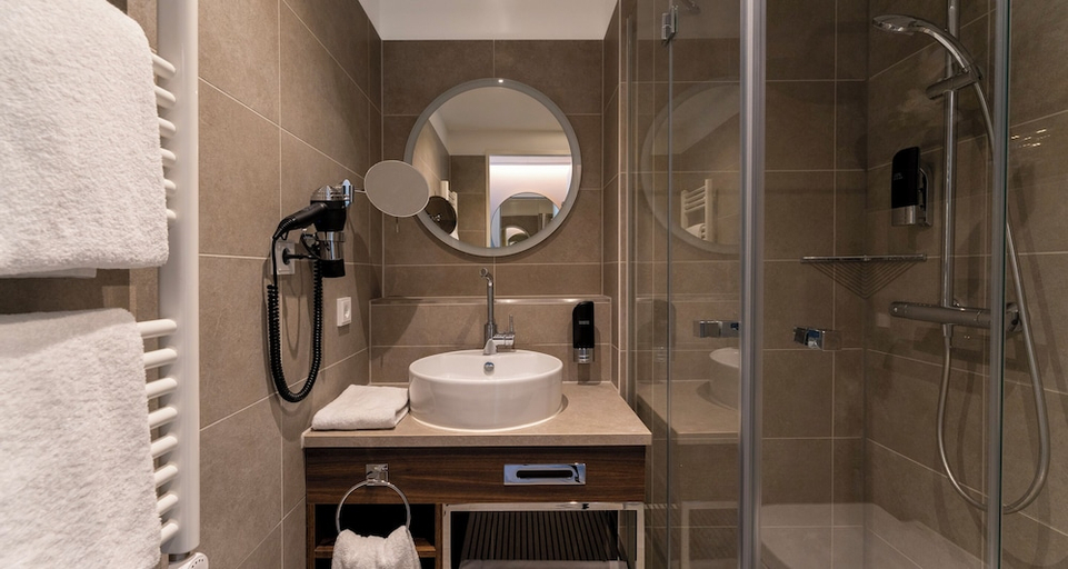 Bathroom 3, Plaza Premium Muenchen, München