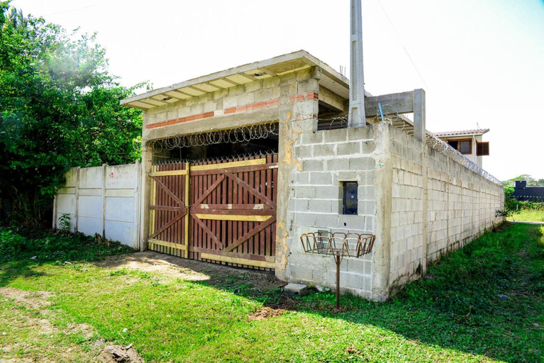 Exterior view, Chal com Piscina e Churrasq em Caraguatatuba SP, Caraguatatuba