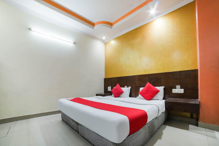 Bedroom 3, Hotel O Viraat, Delhi
