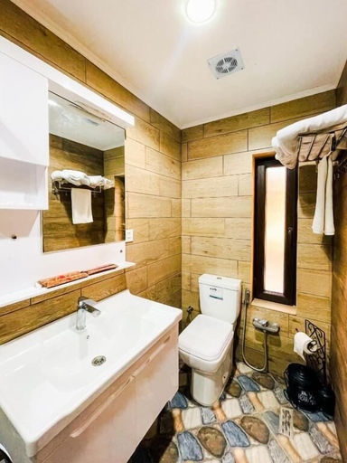 Bathroom 4, Aynur Qala Resort, Quba