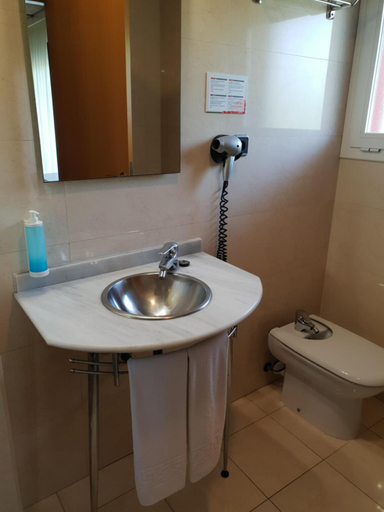 Bathroom 4, HOTEL PINAR DEL MAR, Girona