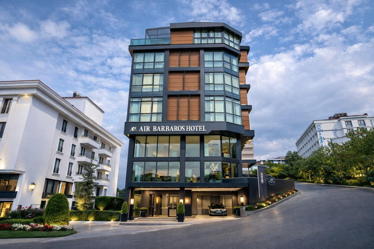 Exterior & Views