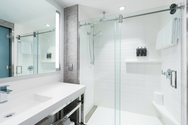 Bathroom 3, Ac Hotel By Marriott Portsmouth Downtown/Waterfront, Rockingham
