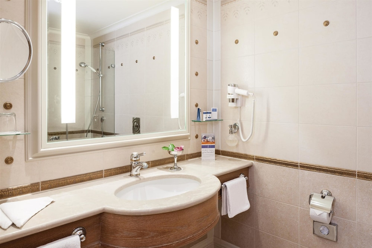 Bathroom 5, Travel Charme Kurhaus Binz, Vorpommern-Rügen